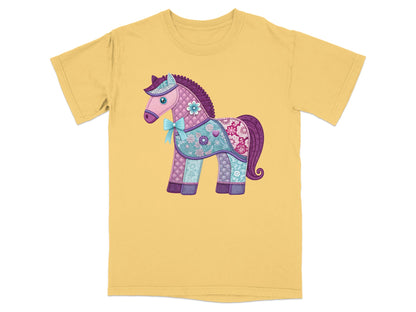Quilted horse graphic on yellow t-shirt.