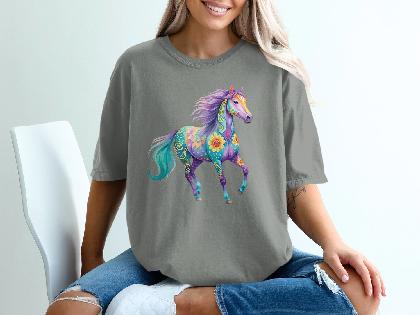 T-shirt with a colorful, psychedelic horse design.